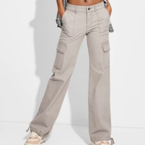 NWT! Never Before‎ Worn! Grey Cargo Pants! - Picture 1 of 4